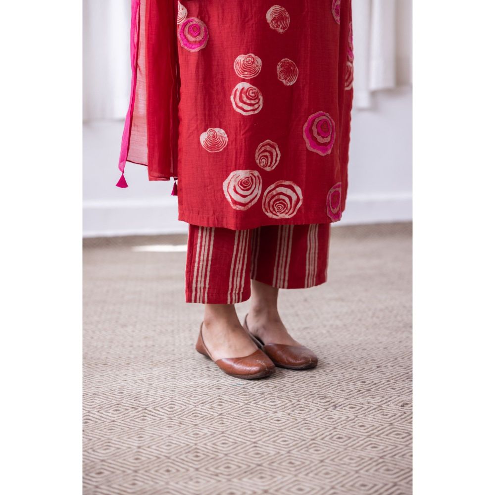 Vaayu Camellia Floral Applique Kurta with Pant & Dupatta (Set of 3)