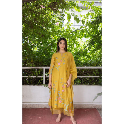 Vaayu Honeycomb Applique Kurta with Pant & Dupatta (Set of 3)