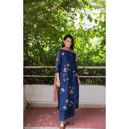 Vaayu Ink Floral Applique Kurta with Pant & Dupatta (Set of 3)