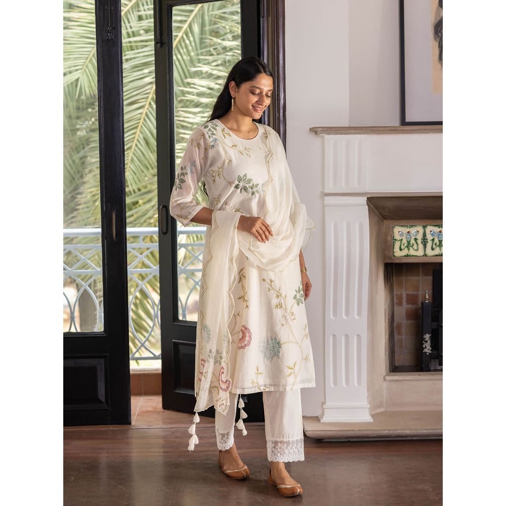 Vaayu Pearl Ivory Embroidered Floral Kurta with Pant and Dupatta (Set of 3)