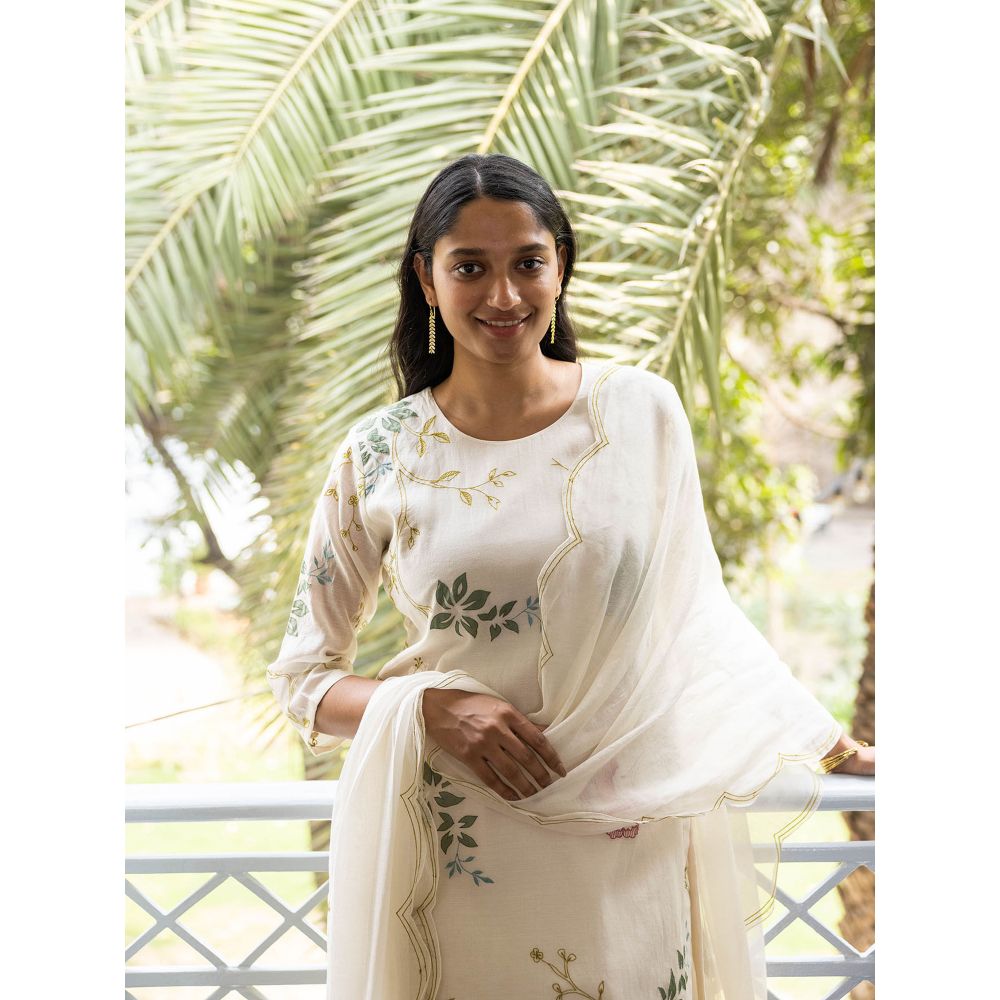 Vaayu Pearl Ivory Embroidered Floral Kurta with Pant and Dupatta (Set of 3)