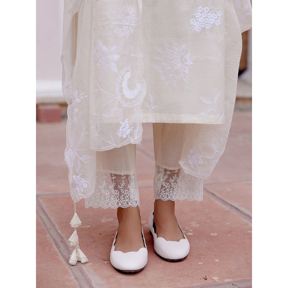 Vaayu White Swan Floral Embroidered Kurta with Pant and Dupatta (Set of 3)