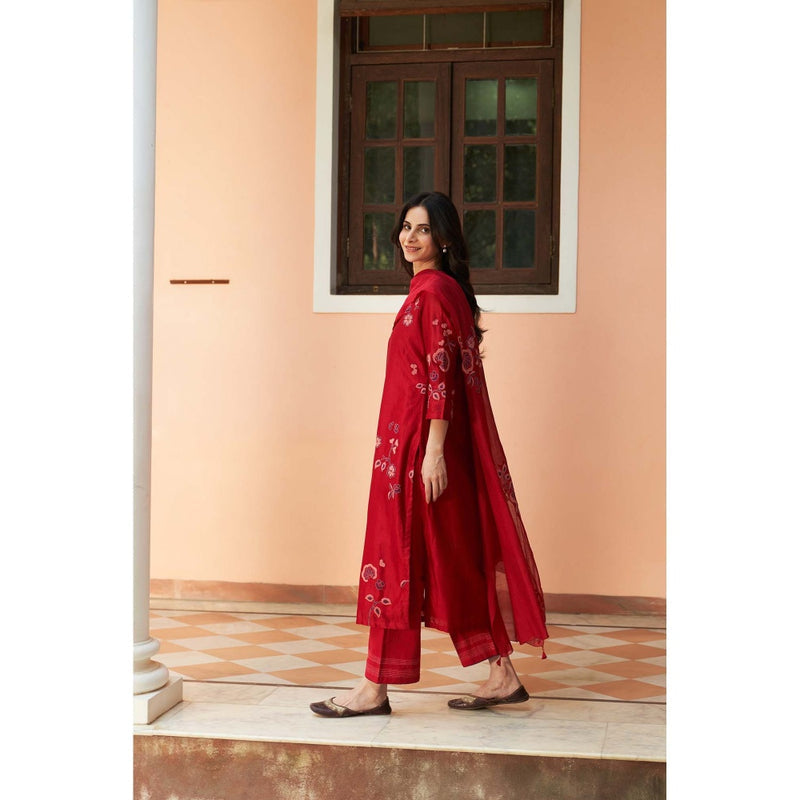 Vaayu Red Crimson Floral Applique Kurta with Pant and Dupatta (Set of 3)