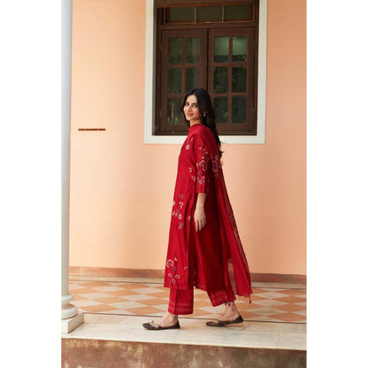 Vaayu Red Crimson Floral Applique Kurta with Pant and Dupatta (Set of 3)