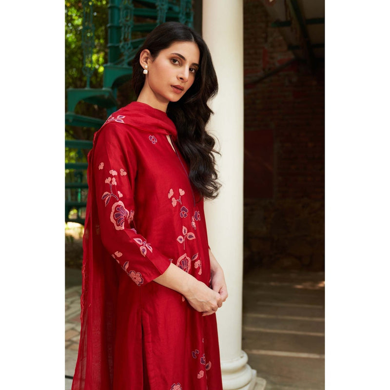 Vaayu Red Crimson Floral Applique Kurta with Pant and Dupatta (Set of 3)