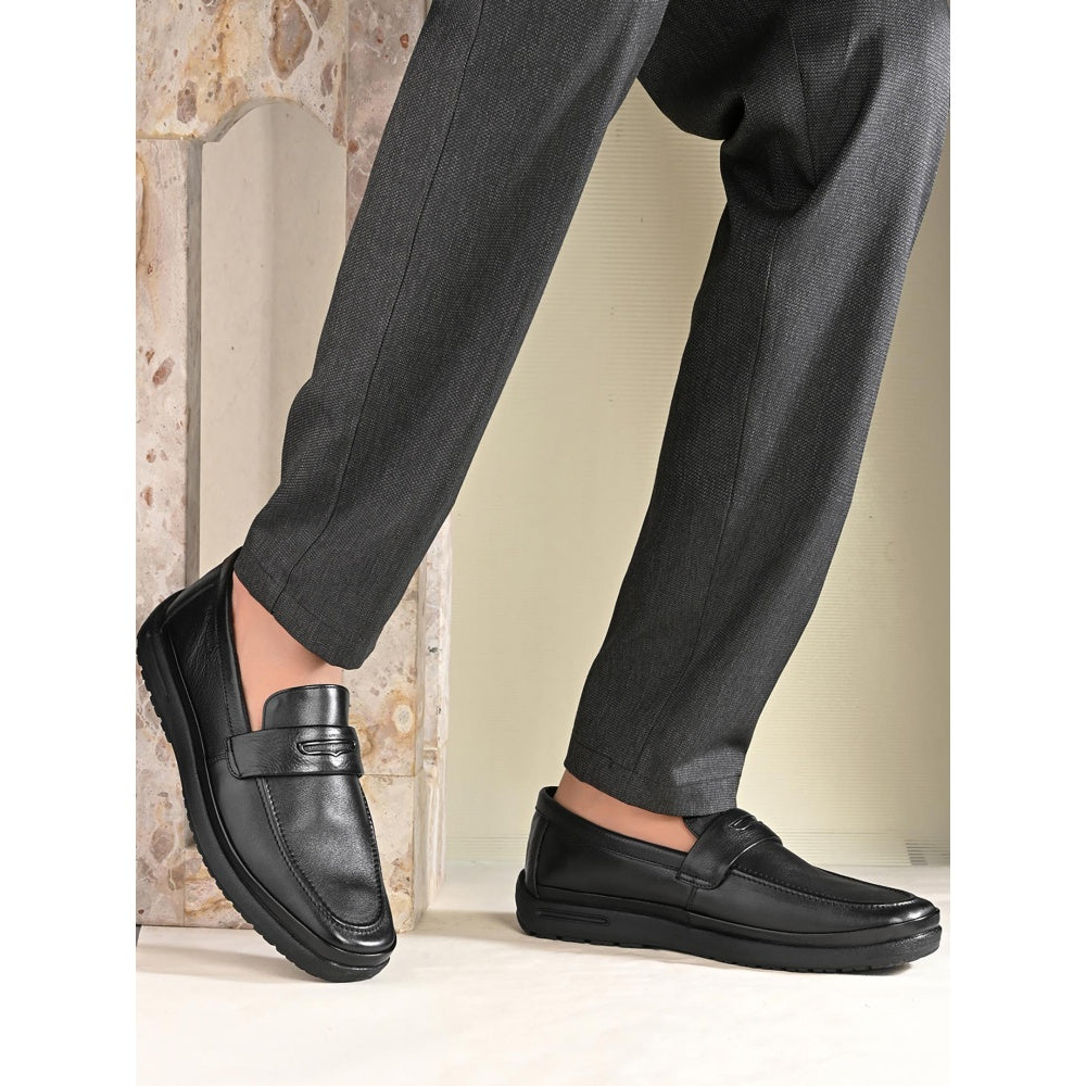 Valentino Men Black Casual Loafers