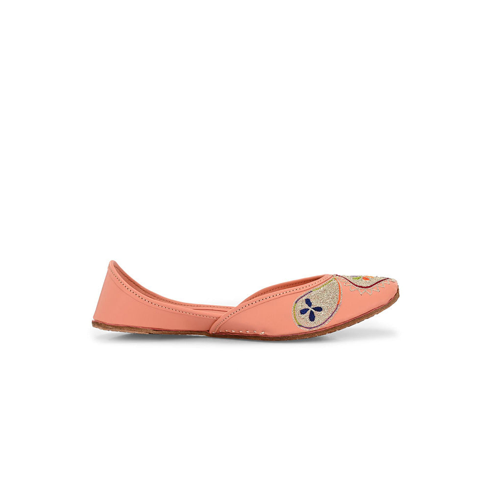 Valentino Women Peach Juttis