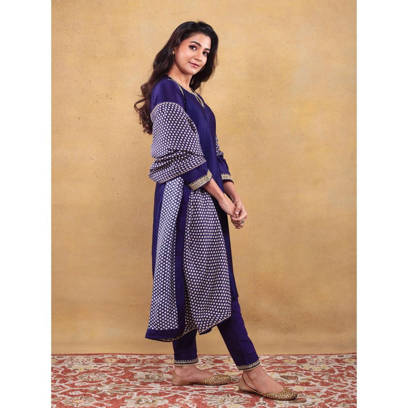 Vama Asher Purple Embroidered Kurta With Pant And Dupatta (Set of 3)