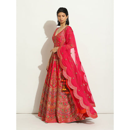 VANDANA SETHI Fuchsia Lehenga in Zardozi and Thread Work in a Scalloped Fashion (Set of 3)