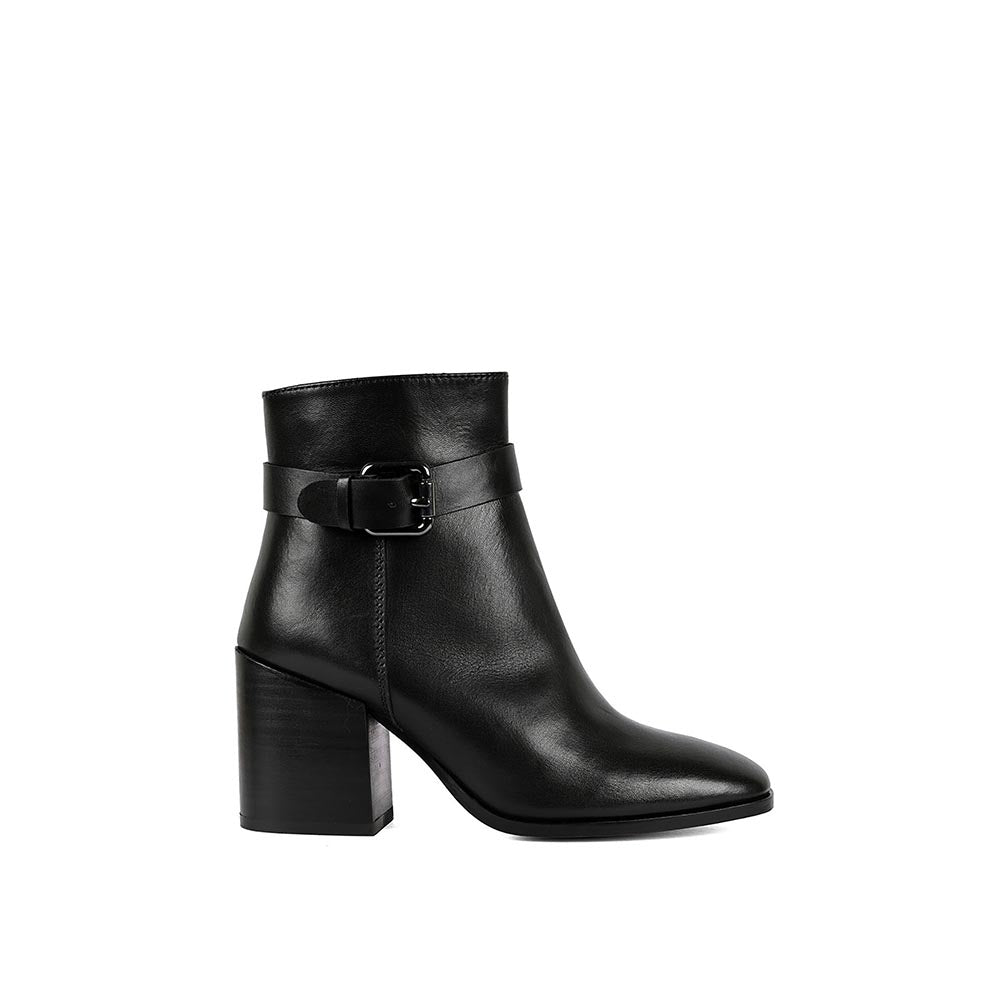 Vanilla Moon Black Solid Plain Chelsea Boots