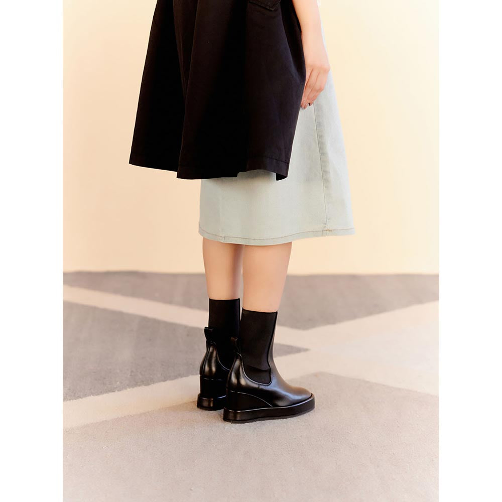 Vanilla Moon Black Solid Plain Chelsea Boots
