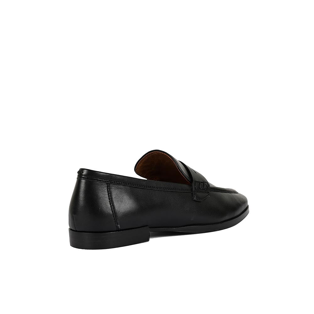 Vanilla Moon Black Solid Plain Loafers