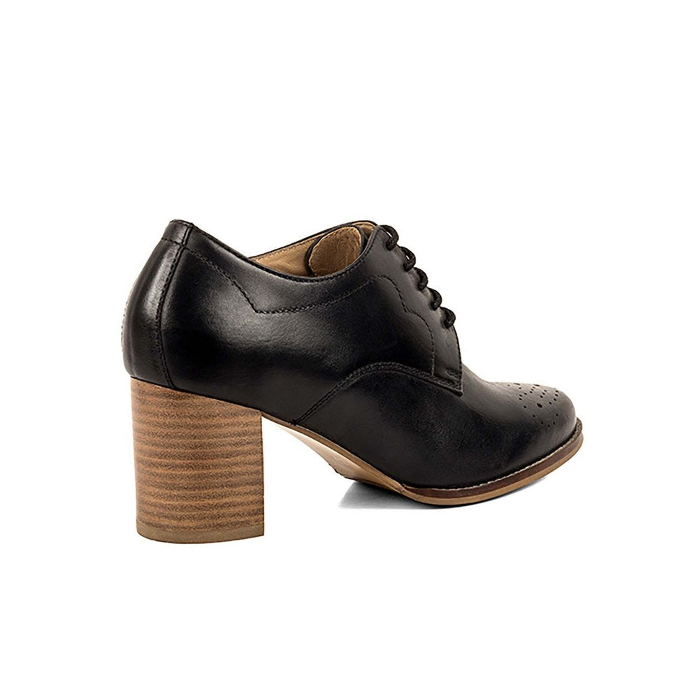 Vanilla Moon Women Black Pointed Toe Derbies