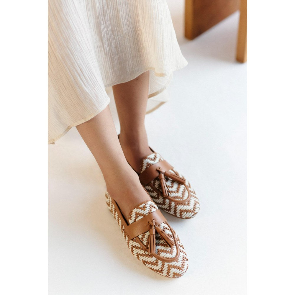 Vanilla Moon Women Ottynn Moccasins - Tan