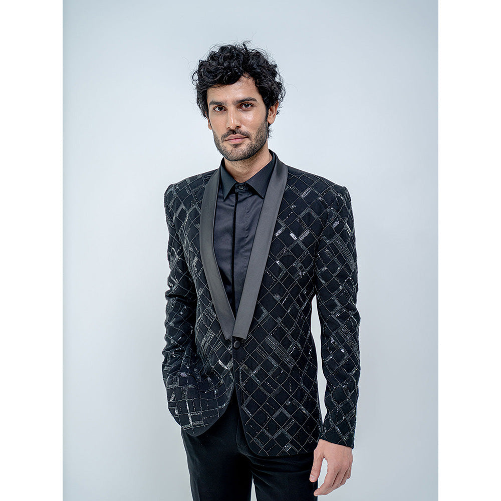 Varun Chakkilam Black metallic Suit (Set of 3)