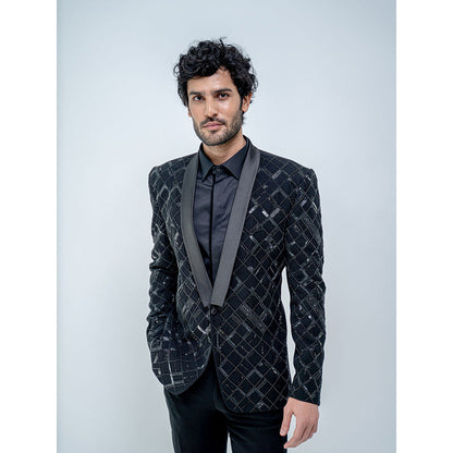 Varun Chakkilam Black metallic Suit (Set of 3)