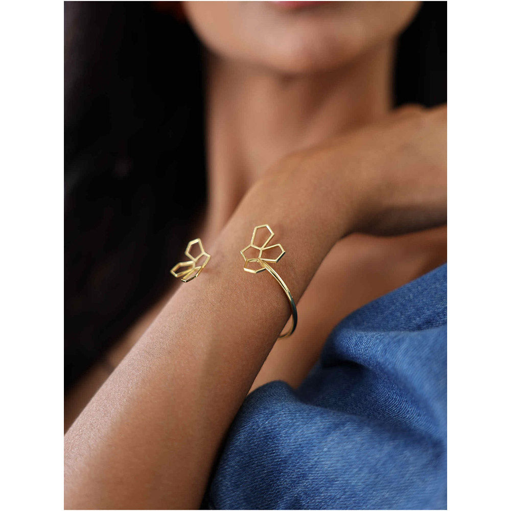 VARNIKA ARORA Clio Bangle