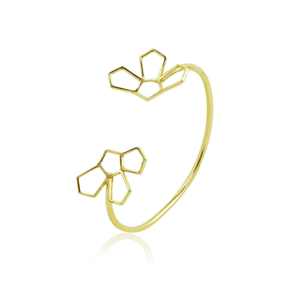 VARNIKA ARORA Clio Bangle