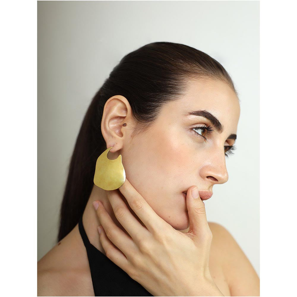 VARNIKA ARORA Dune Dangler