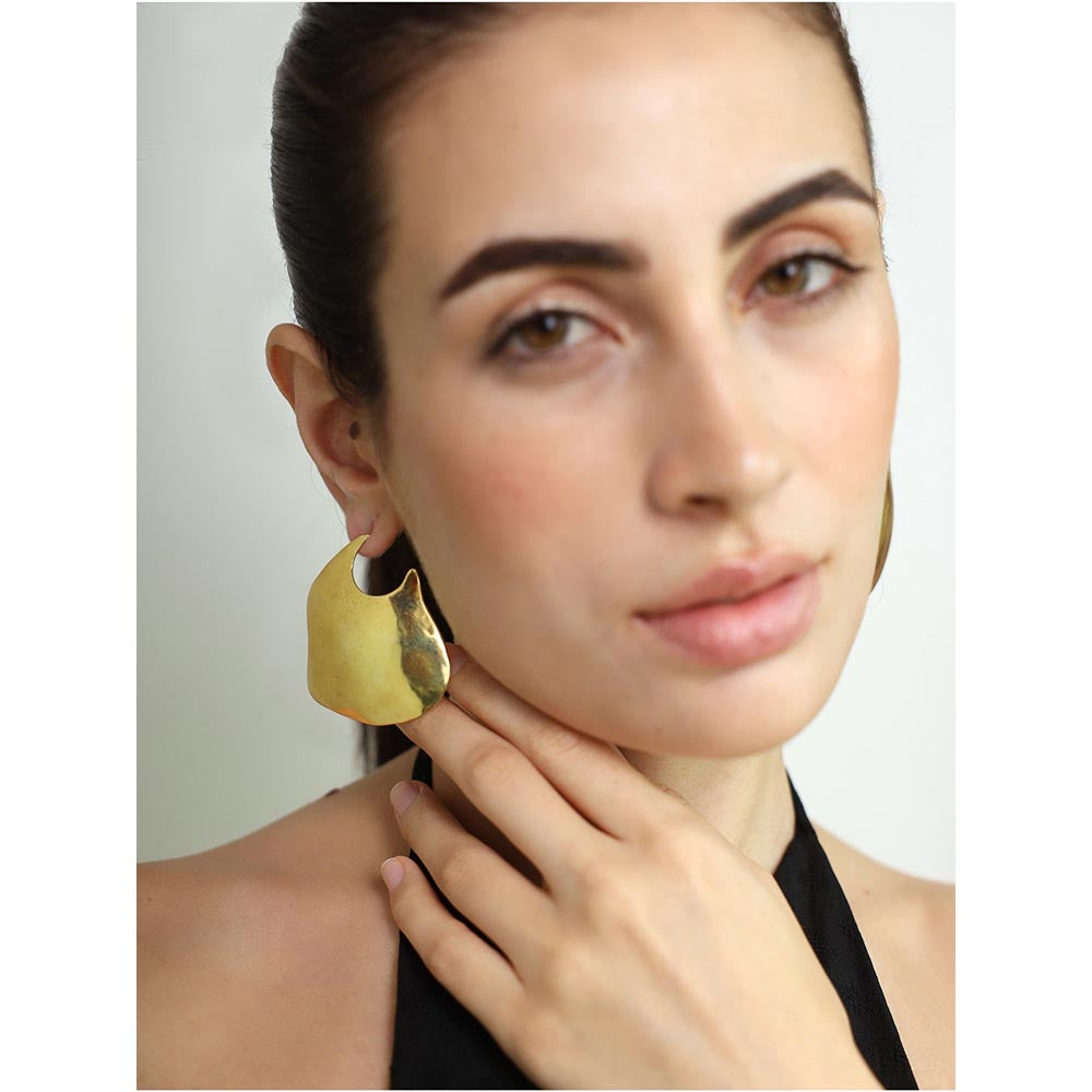 VARNIKA ARORA Dune Dangler