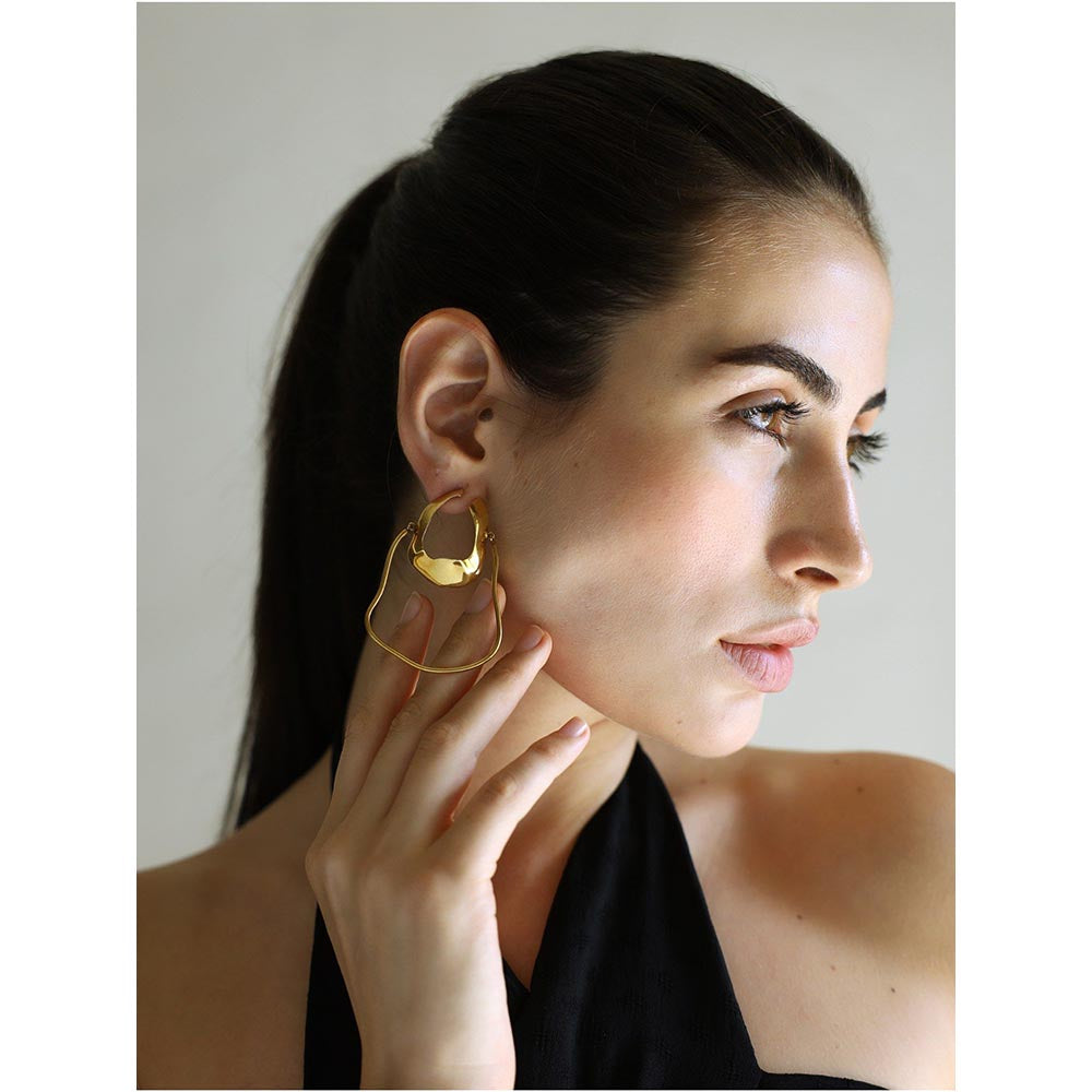 VARNIKA ARORA Serene Dangler