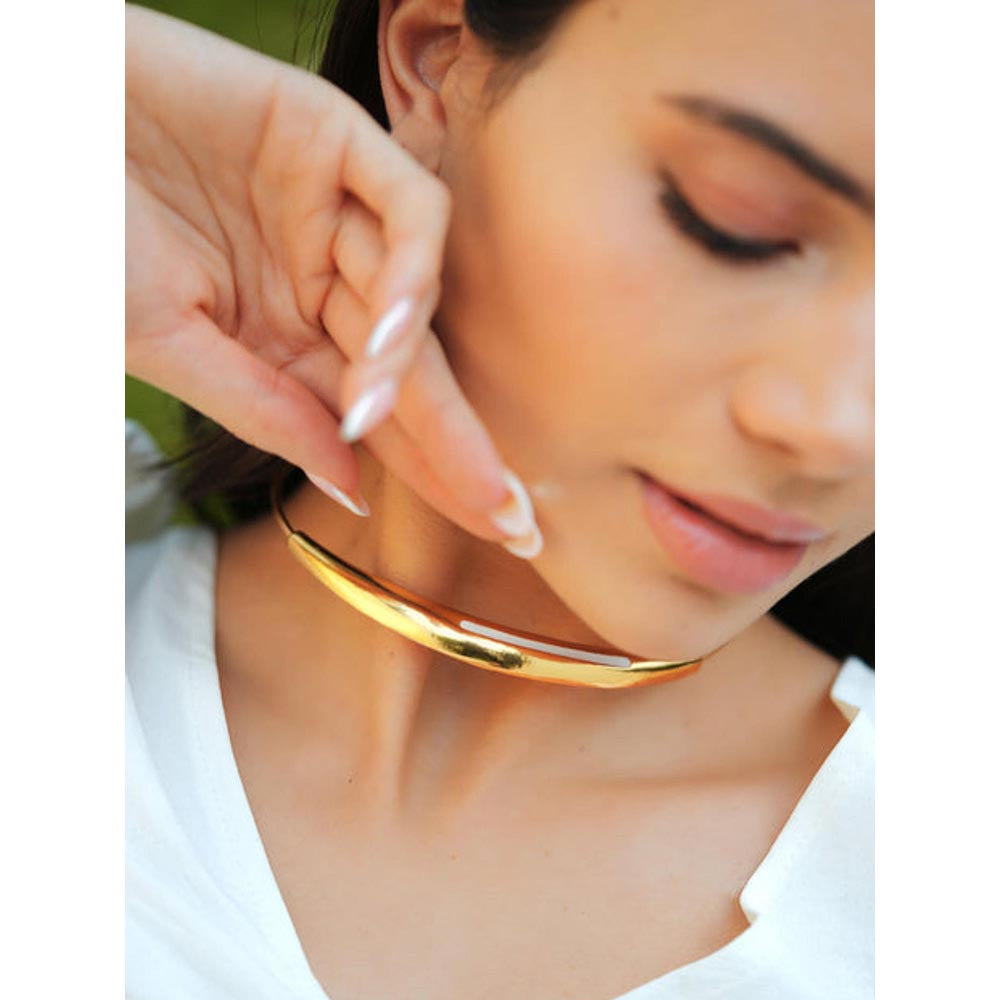 VARNIKA ARORA Aurelia White Enamel Gold Neckpiece