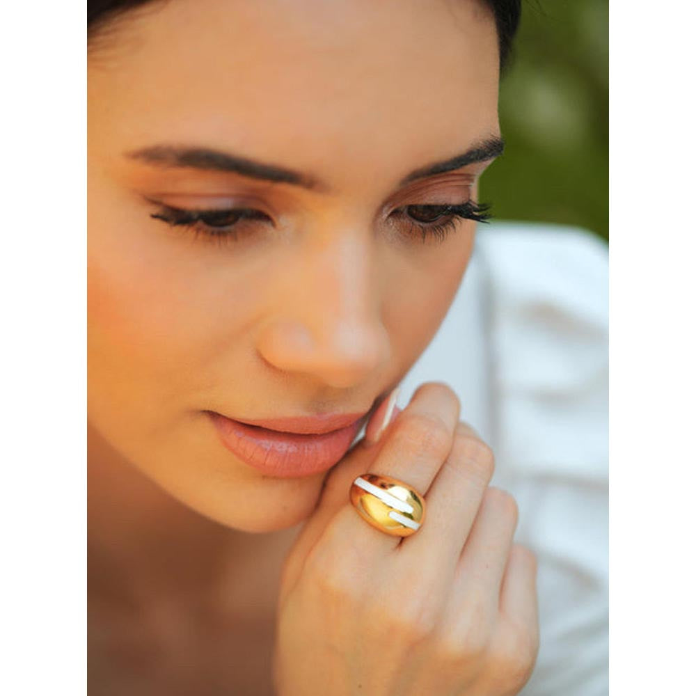 VARNIKA ARORA Verdora White Enamel Gold Ring