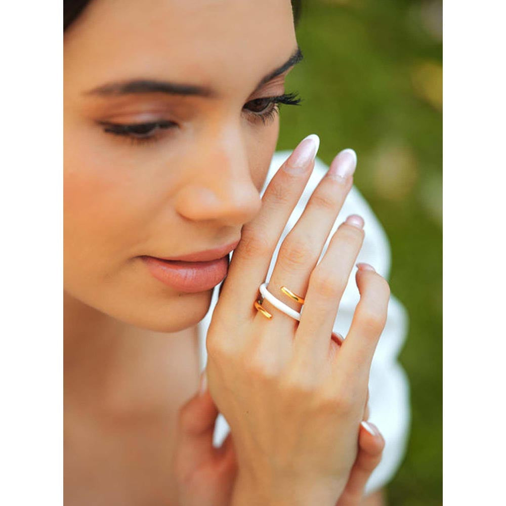 VARNIKA ARORA Twistie 2-Way White Enamel Gold Ring