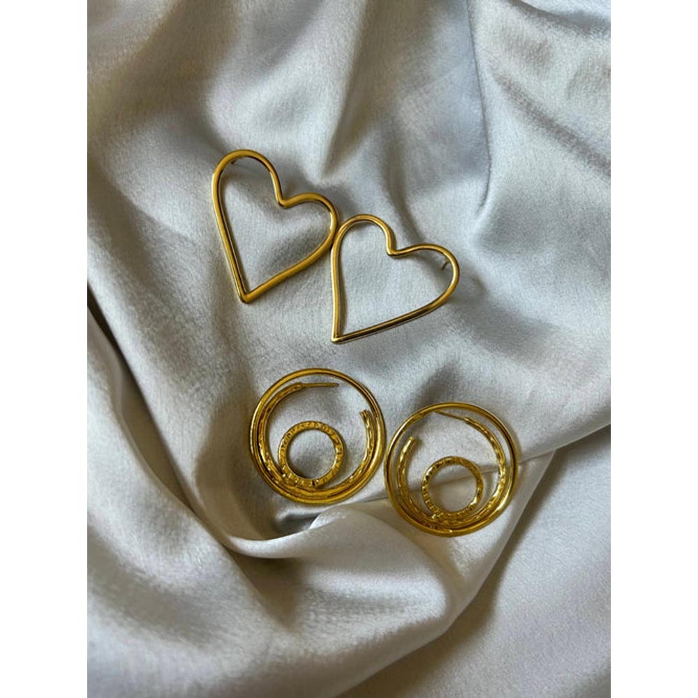 VARNIKA ARORA Soul and Whirl Gold Plated Earrings (Pack of 2)