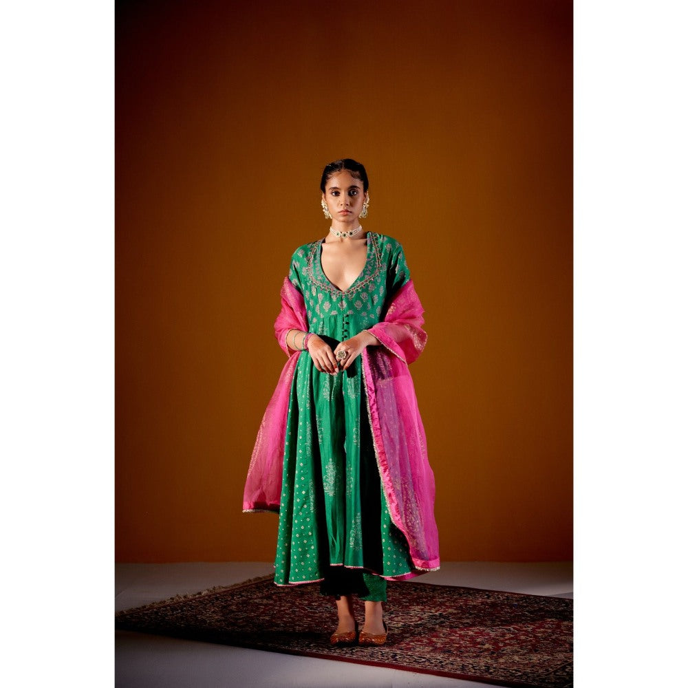 Vashisht Guru Dutt Green Block Printed Kurta with Dupatta and Pant (Set of 3)