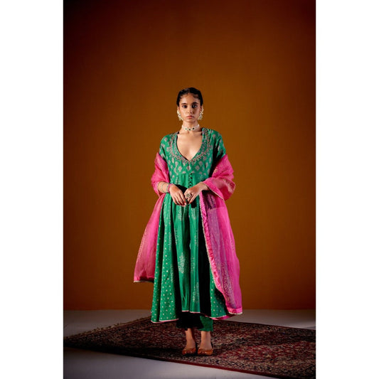 Vashisht Guru Dutt Green Block Printed Kurta with Dupatta and Pant (Set of 3)