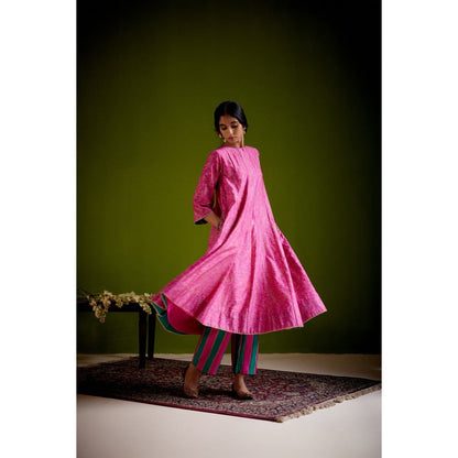 Vashisht Guru Dutt Pink Woven Kurta with Pant (Set of 2)