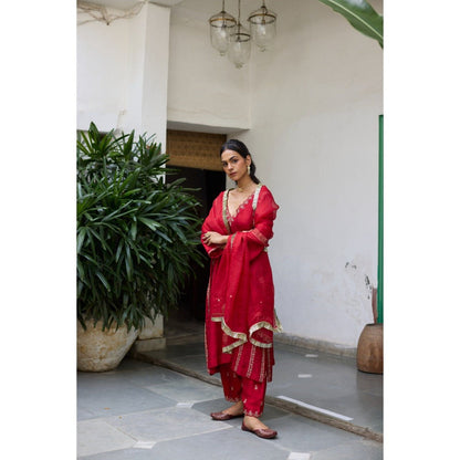 Vashisht Guru Dutt Red Sukh Kurta with Salwar and Dupatta (Set of 3)