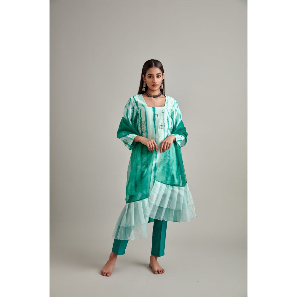 Vedika Soni Green Tie And Dye Kurta with Pant and Dupatta (Set of 3)