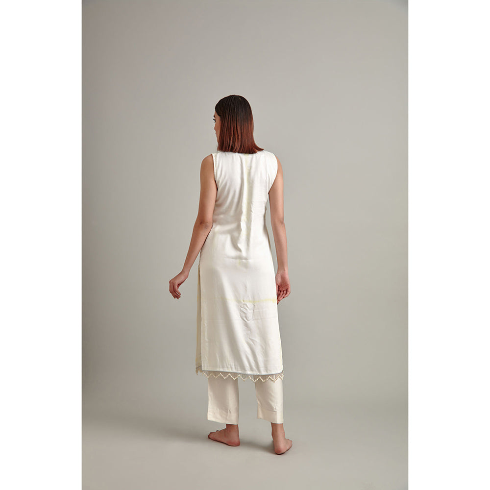 Vedika Soni Ivory Tie And Dye Kurta with Pant (Set of 2)