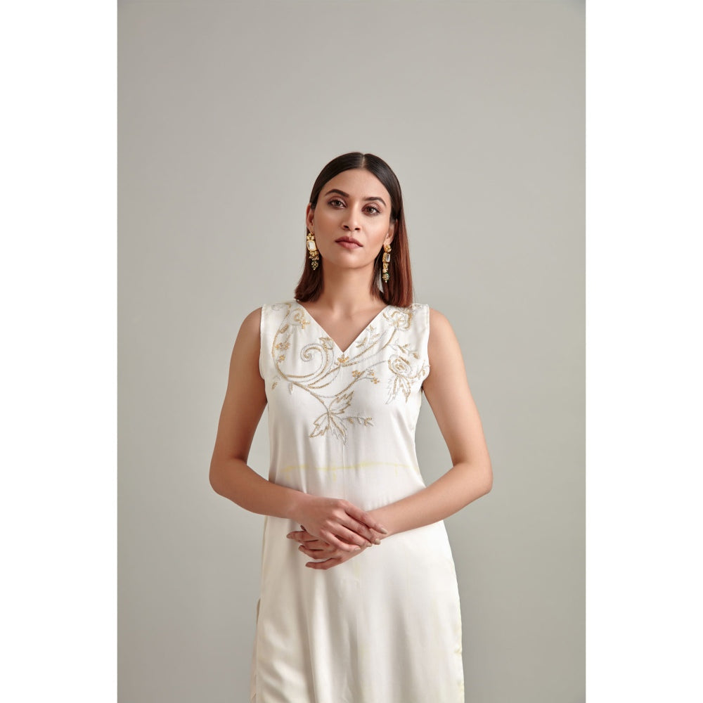 Vedika Soni Ivory Tie And Dye Kurta with Pant (Set of 2)