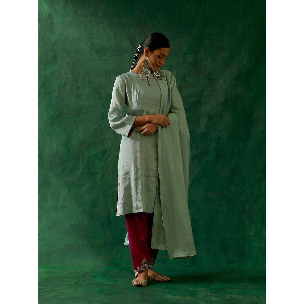 Vinusto Green Kurta With Salwar And Dupatta (Set of 3)