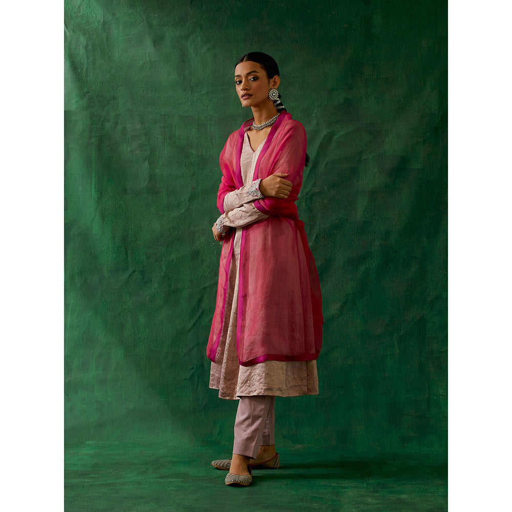 Vinusto Pink Kurta With Pant And Katan Silk Dupatta (Set of 3)