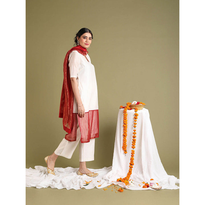 Vinusto Off White Chanderi Handloom Kurta with Pant and Dupatta (Set of 3)