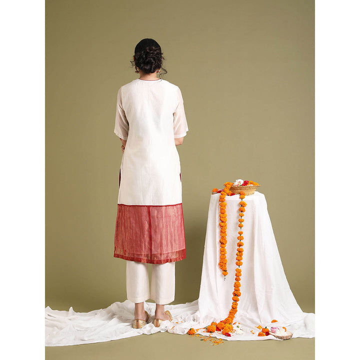 Vinusto Off White Chanderi Handloom Kurta with Pant and Dupatta (Set of 3)