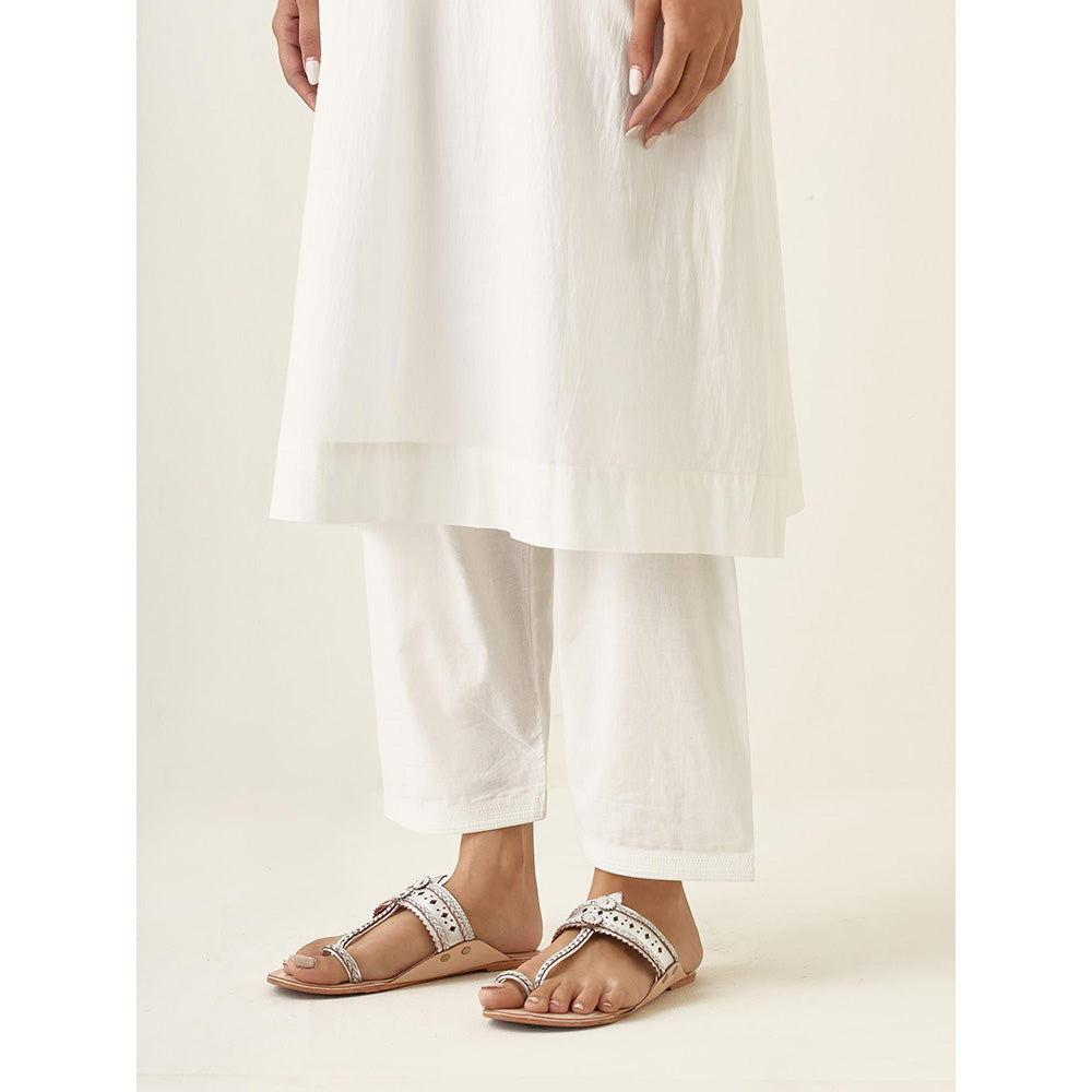 Vinusto Off White Cotton Thread Work Pin Tucks Kurta with Pant (Set of 2)