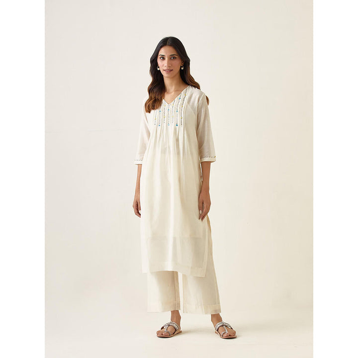 Vinusto White Pin Tuck Kurta and Pant with Slip (Set of 3)