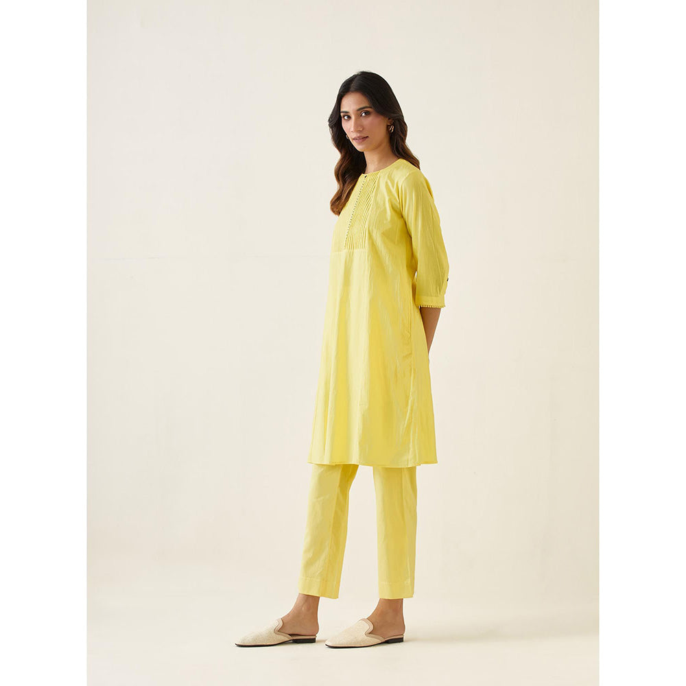 Vinusto Maize Yellow Cotton A-Line Pin Tuck Kurta with Pant (Set of 2)