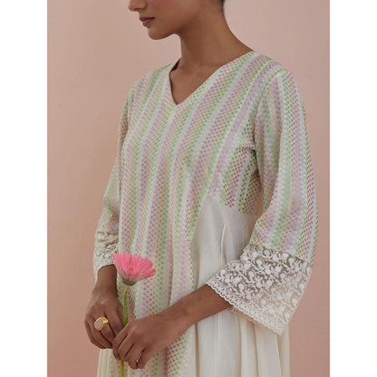 Vinusto Off White Anarkali with Pant and Dupatta (Set of 3)