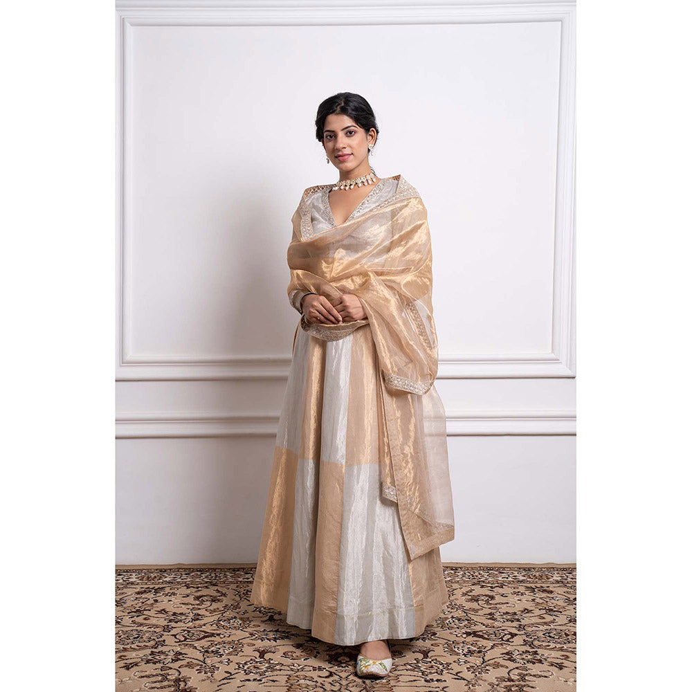 Vinusto Chanderi Embroidered Tissue Zari Blouse with Lehenga and Dupatta (Set of 3)