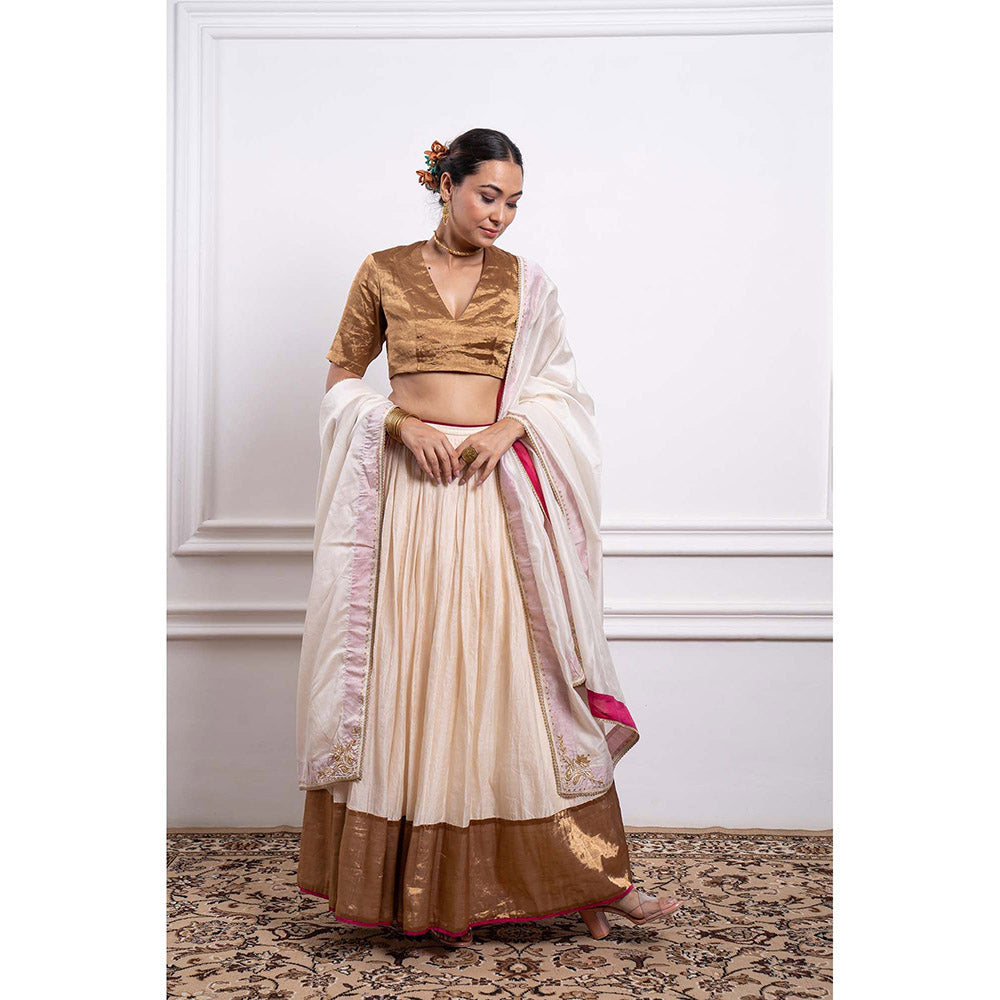 Vinusto Chanderi Embroidered Zari Blouse with Lehenga and Dupatta (Set of 3)
