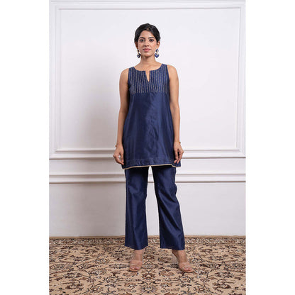 Vinusto Chanderi Handloom Embroidered Kurti and Pant (Set of 2)