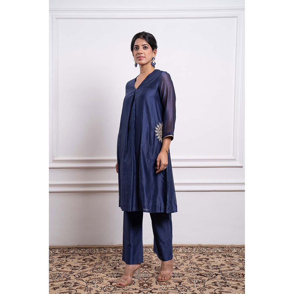 Vinusto Chanderi Embroidered Kurta with Pant and Dupatta (Set of 3)