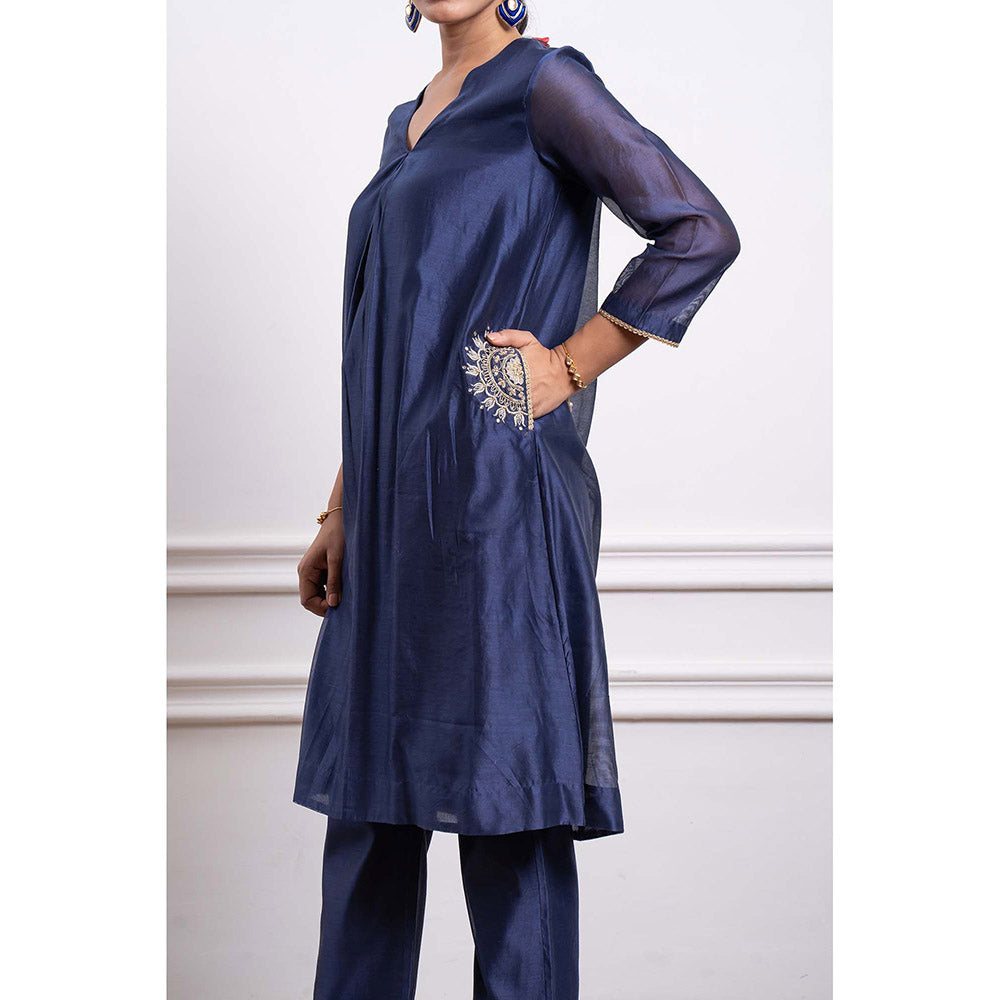 Vinusto Chanderi Embroidered Kurta with Pant and Dupatta (Set of 3)