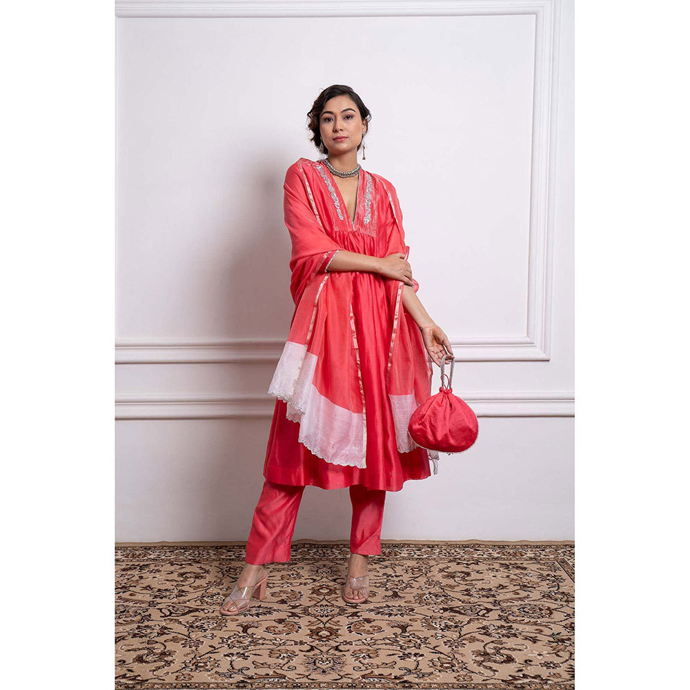 Vinusto Pink Chanderi Zari Embroidered Kurta with Pant and Dupatta (Set of 3)
